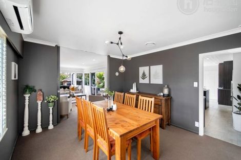 Photo of property in 11 The Anchorage, Sunnyhills, Auckland, 2010