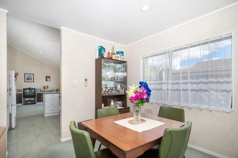 Photo of property in 33 Maurice Borich Place, Henderson, Auckland, 0610