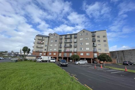 Photo of property in 2i/17 Crown Lynn Place, New Lynn, Auckland, 0600