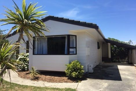 Photo of property in 38 Bodmin Terrace, Camborne, Porirua, 5026