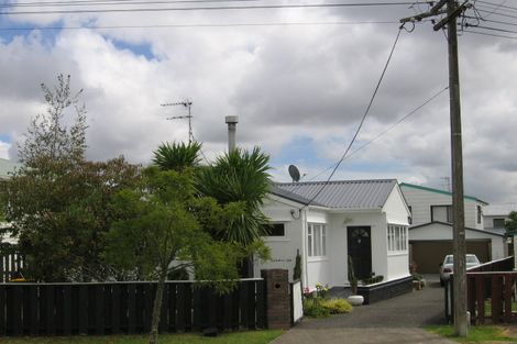 Photo of property in 44 Rambler Crescent, Beach Haven, Auckland, 0626