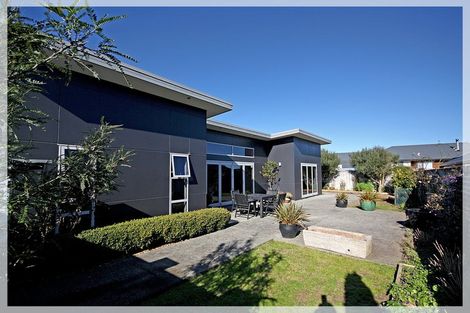 Photo of property in 28 Andrews Street, Foxton Beach, Foxton, 4815