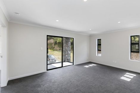 Photo of property in 6 Pihipihi Way, Crofton Downs, Wellington, 6035