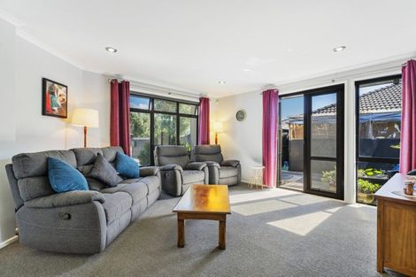 Photo of property in 6 Carrington Drive, Papamoa Beach, Papamoa, 3118