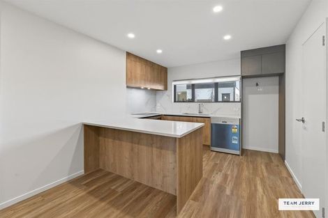 Photo of property in 2/5g Newelm Lane, Flat Bush, Auckland, 2019