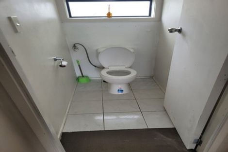 Photo of property in 43 Rathgar Road, Henderson, Auckland, 0610