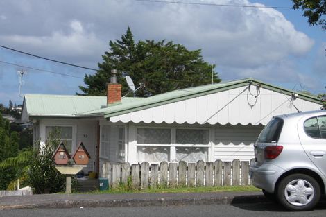 Photo of property in 2/93 Target Road, Totara Vale, Auckland, 0629