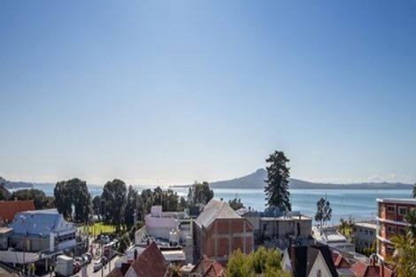 Photo of property in 2 Ronaki Road, Mission Bay, Auckland, 1071