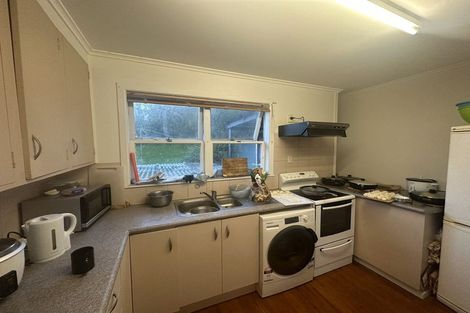 Photo of property in 25 Ellice Road, Totara Vale, Auckland, 0629