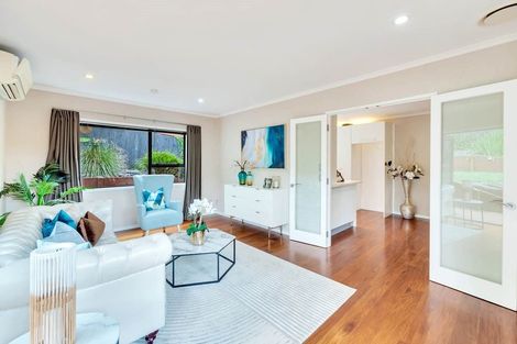 Photo of property in 1/31 Deverell Place, Northcross, Auckland, 0632