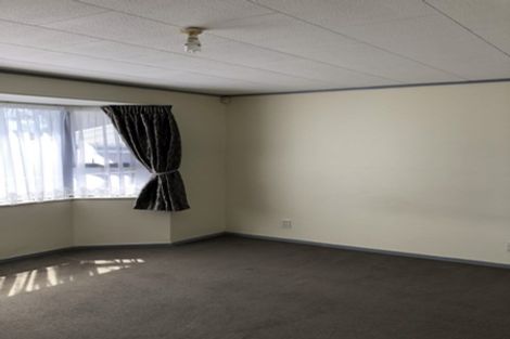 Photo of property in 32a Roseman Avenue, Mount Roskill, Auckland, 1041