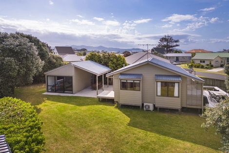 Photo of property in 117 Kowhai Avenue, Matarangi, Whitianga, 3592