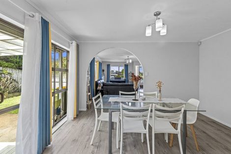 Photo of property in 2/2 Anna Watson Road, Half Moon Bay, Auckland, 2012