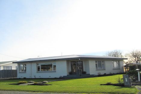 Photo of property in 16 Grange Street, Winton, 9720