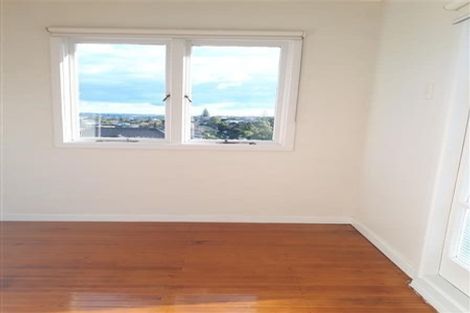 Photo of property in 11 Kenmure Avenue, Forrest Hill, Auckland, 0620