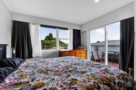 Photo of property in 28 Old South Road, Okato, 4335