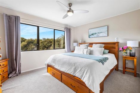 Photo of property in 22a Hammond Avenue, Hatfields Beach, Orewa, 0931