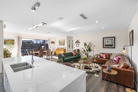 Photo of property in 14 Leebank Crescent, Riverhead, 0820