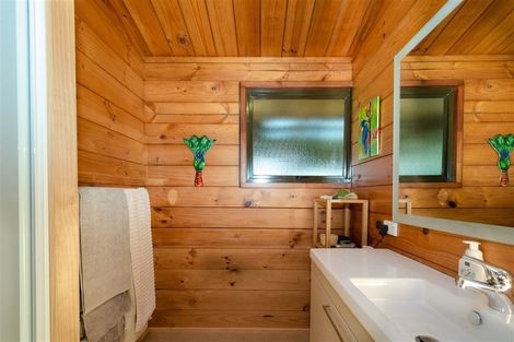 Photo of property in 128 Hinau Road, Waimauku, 0881