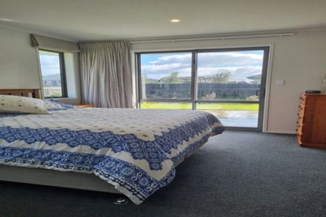 Photo of property in 28 Kitemaunga Avenue, One Tree Point, 0118