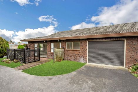Photo of property in 21a Sunnypark Avenue, Rosehill, Papakura, 2113