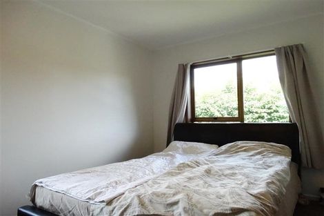 Photo of property in 23 Heaton Grove, Chatswood, Auckland, 0626