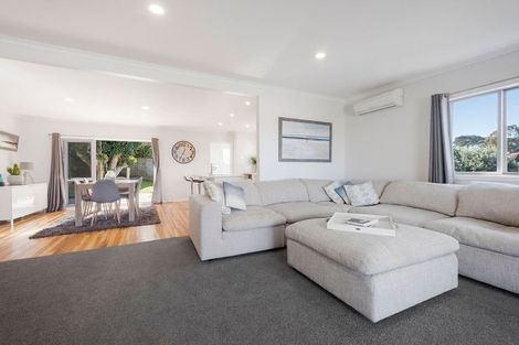 Photo of property in 900b Whangaparaoa Road, Manly, Whangaparaoa, 0930
