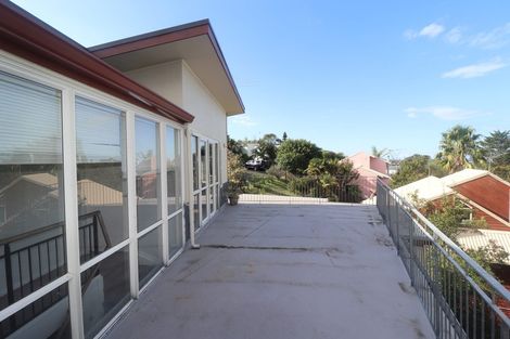 Photo of property in 2/879 East Coast Road, Northcross, Auckland, 0632
