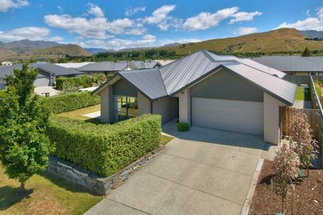 Photo of property in 1 Cone Peak Close, Lake Hayes, Queenstown, 9304