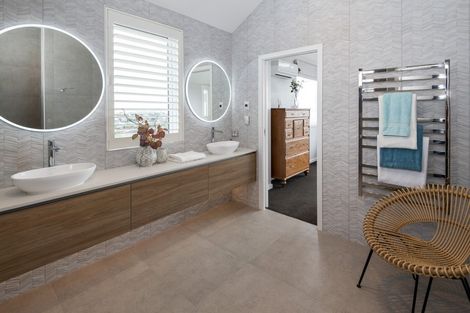 Photo of property in 74 Mellons Bay Road, Mellons Bay, Auckland, 2014