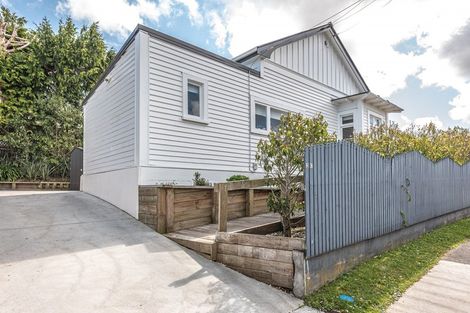 Photo of property in 2c Saint Leonard Street, Saint Johns Hill, Whanganui, 4501
