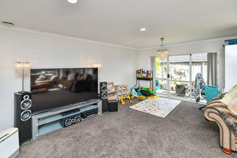 Photo of property in 4 Glasson Avenue, Flat Bush, Auckland, 2016