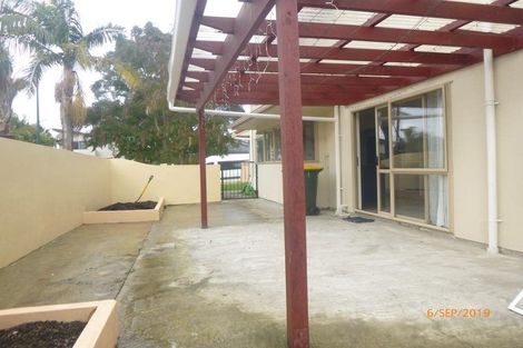 Photo of property in 1 Waimanu Bay Drive, Te Atatu Peninsula, Auckland, 0610