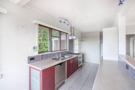 Photo of property in 298 East Coast Road, Forrest Hill, Auckland, 0620