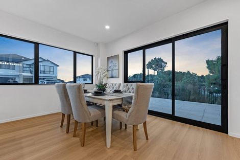 Photo of property in 27 Tannaghmore Drive, Flat Bush, 2019