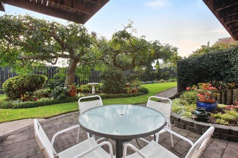 Photo of property in 5 Essington Place, Half Moon Bay, Auckland, 2012