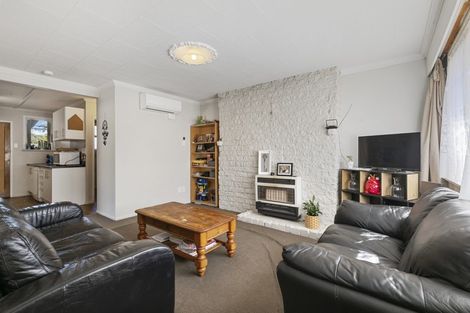 Photo of property in 5 Johnston Grove, Taita, Lower Hutt, 5011