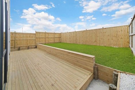 Photo of property in 27 Woven Place, Karaka, Papakura, 2113
