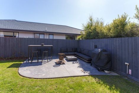 Photo of property in 28 Hawkins Place, Rangiora, 7400