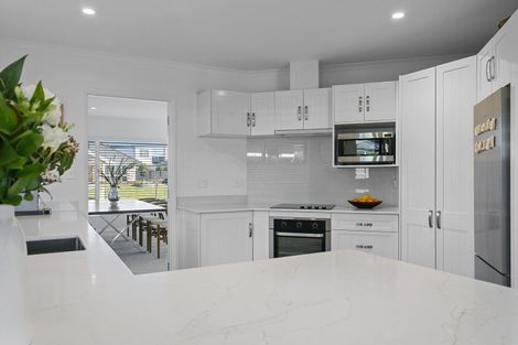 Photo of property in 14 Ernest Kemp Rise, Wharewaka, Taupo, 3330