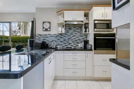 Photo of property in 28 Lakeridge Close, Rangatira Park, Taupo, 3330