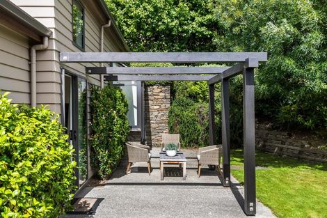 Photo of property in 6 Chartres Lane, Arrowtown, 9302