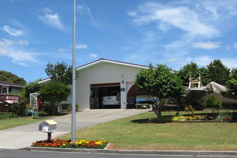 Photo of property in 8 Taihiki Road, Clarks Beach, 2122