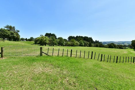 Photo of property in 379 Kiwitahi Road, Helensville, 0875