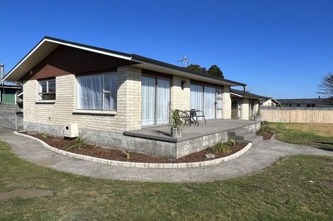 Photo of property in 2 Park Lane, Waitara, 4320
