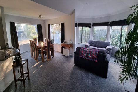 Photo of property in 7 Monterey Place, Parklands, Christchurch, 8083