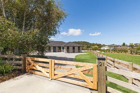 Photo of property in 21 Downer Access Road, Kaukapakapa, 0873