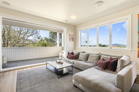 Photo of property in 73 Hinemoa Street, Birkenhead, Auckland, 0626