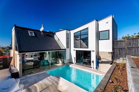 Photo of property in 7 Harper Street, Chatswood, Auckland, 0626
