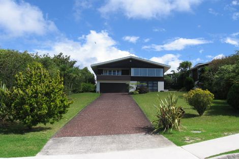 Photo of property in 41 Sharon Road, Waiake, Auckland, 0630